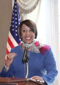 A nova vice governadora de NJ, a primeira afro descendente líder da Assembléia Geral do Estado